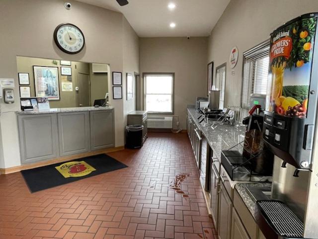 Motel Super 8 By Wyndham Alton Exterior foto